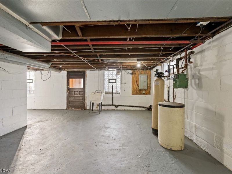 510 E Broad Street, Louisville, OH 44641 Photo 32