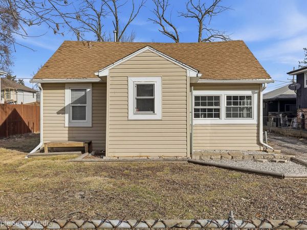 7006 W 73rd Street, Chicago, IL 60638