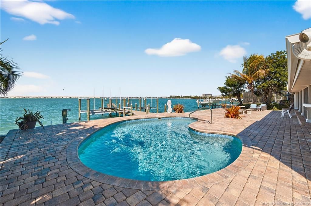 1811 Bayshore Drive, Fort Pierce, FL 34949 Photo