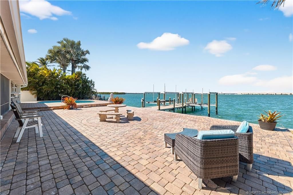 1811 Bayshore Drive, Fort Pierce, FL 34949 Photo