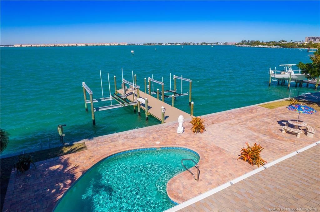 1811 Bayshore Drive, Fort Pierce, FL 34949 Photo