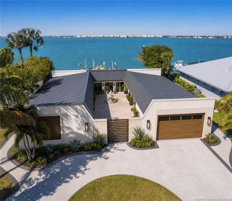1811 Bayshore Drive, Fort Pierce, FL 34949 Photo