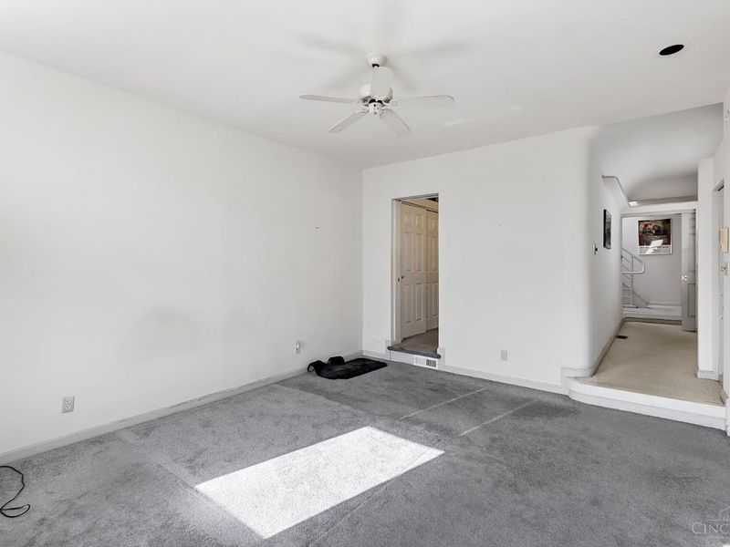 310 Klotter Avenue, Cincinnati, OH 45219 Photo 10