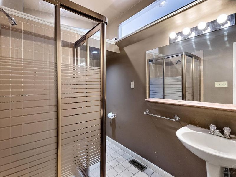 310 Klotter Avenue, Cincinnati, OH 45219 Photo 4