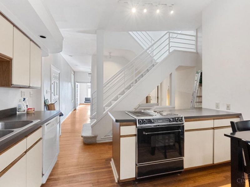 310 Klotter Avenue, Cincinnati, OH 45219 Photo 7