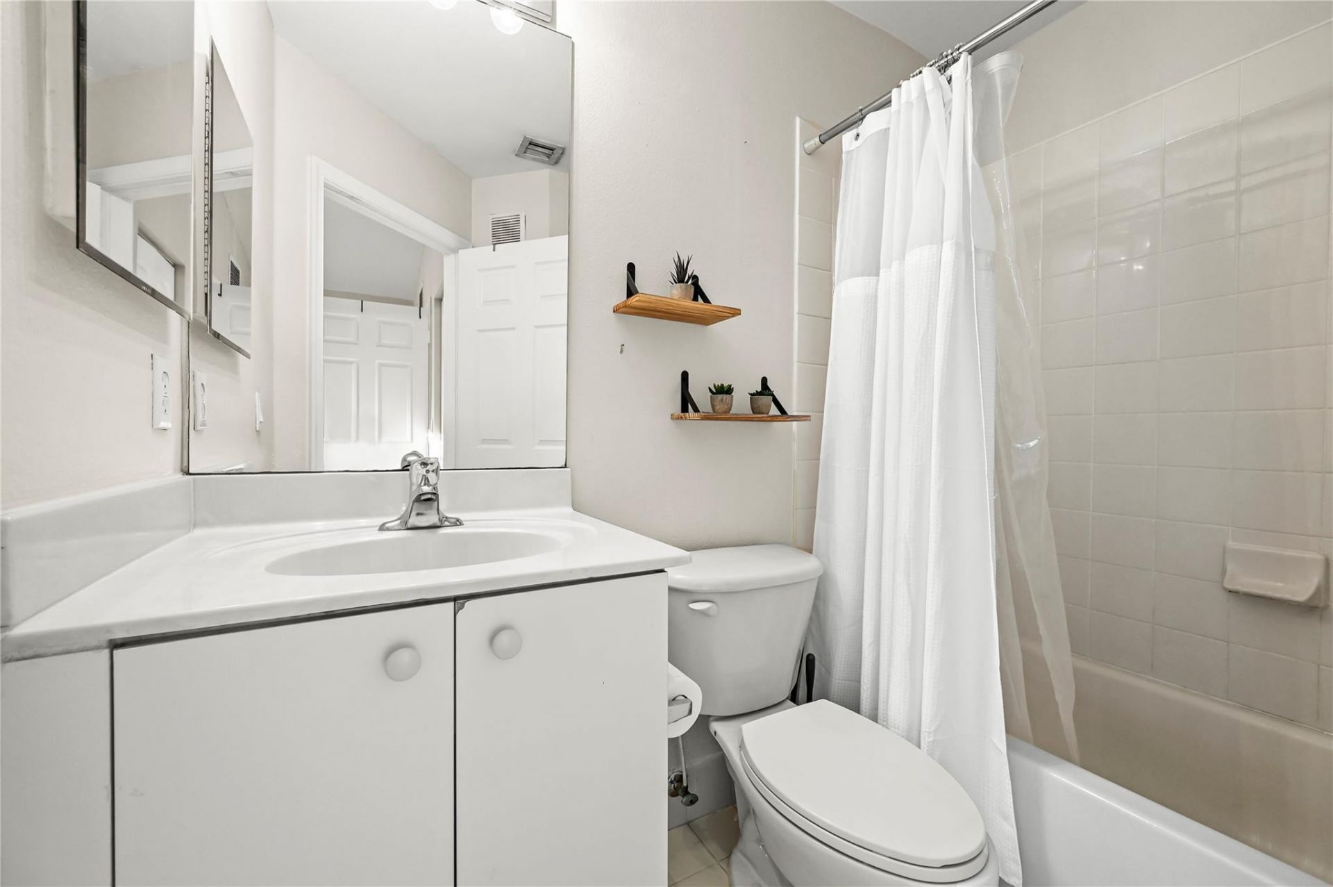 2827 SW 83rd Terrace, Unit 102, Miramar, FL 33025 Photo