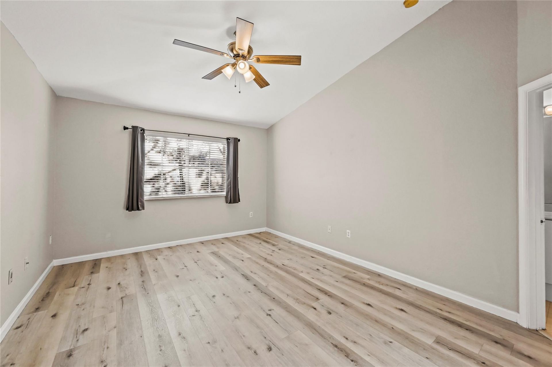 2827 SW 83rd Terrace, Unit 102, Miramar, FL 33025 Photo