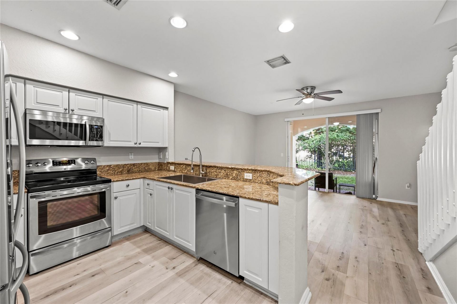 2827 SW 83rd Terrace, Unit 102, Miramar, FL 33025 Photo