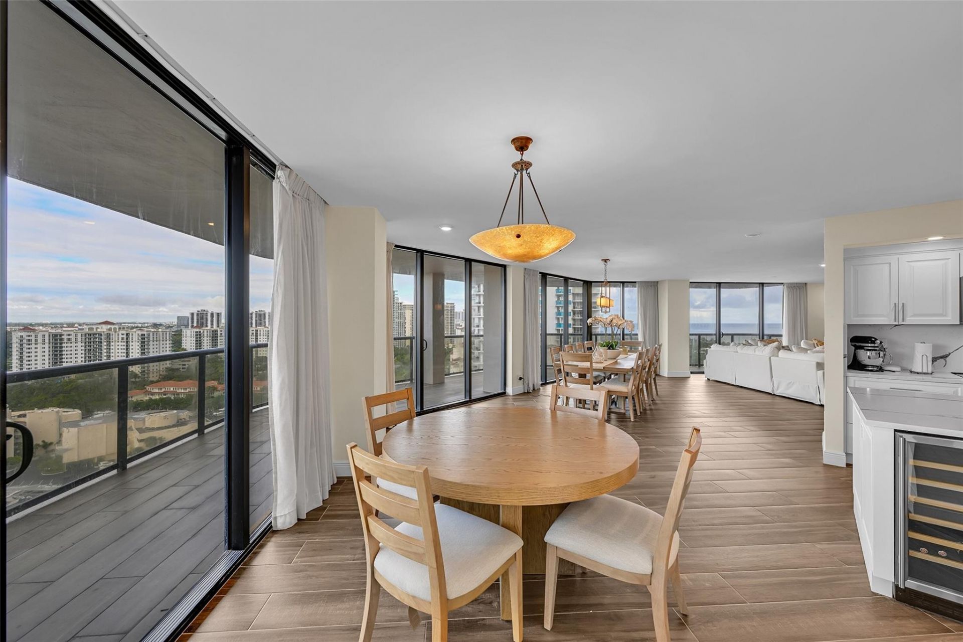 19667 Turnberry Way, Unit 20GR, Miami, FL 33180 Photo