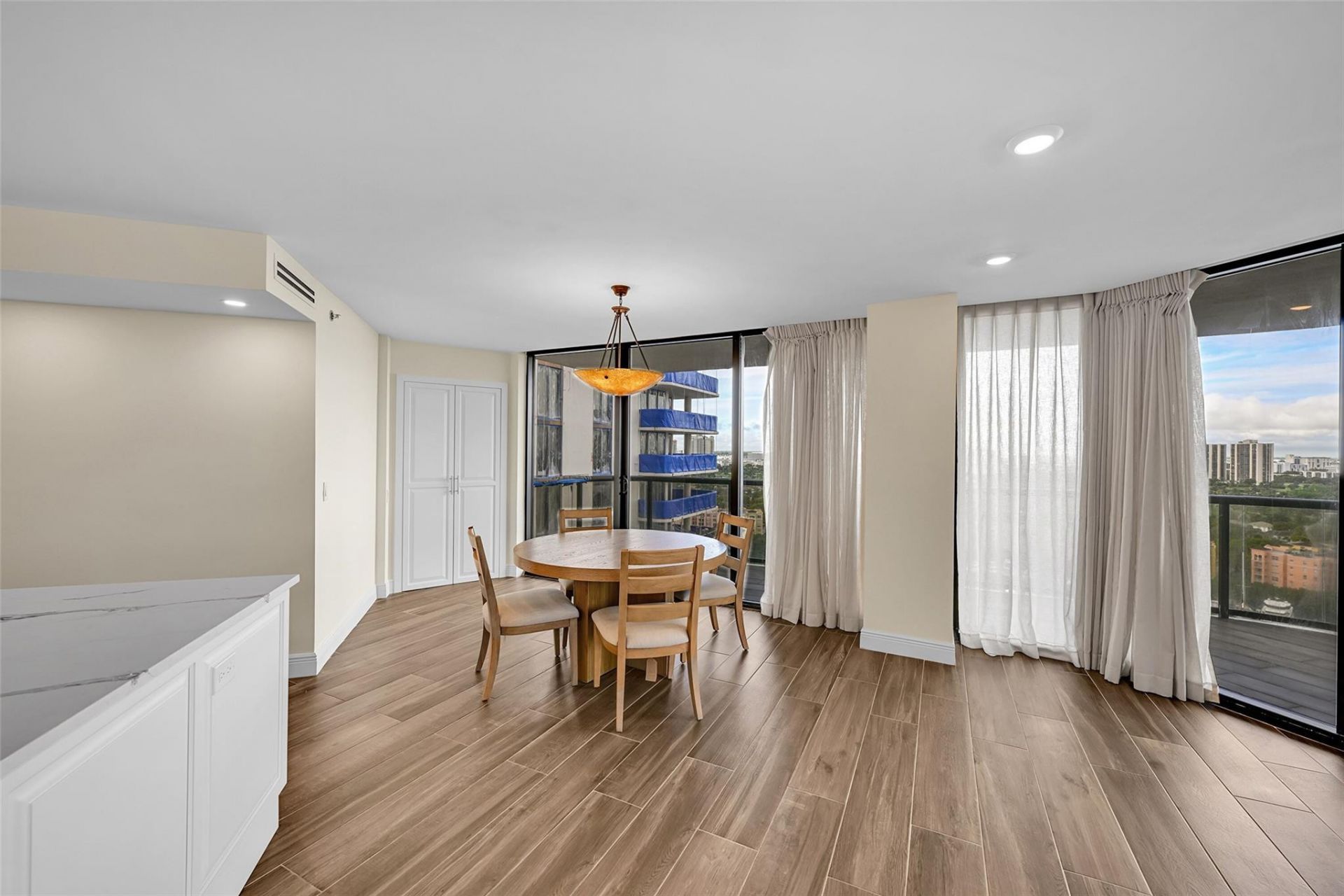 19667 Turnberry Way, Unit 20GR, Miami, FL 33180 Photo