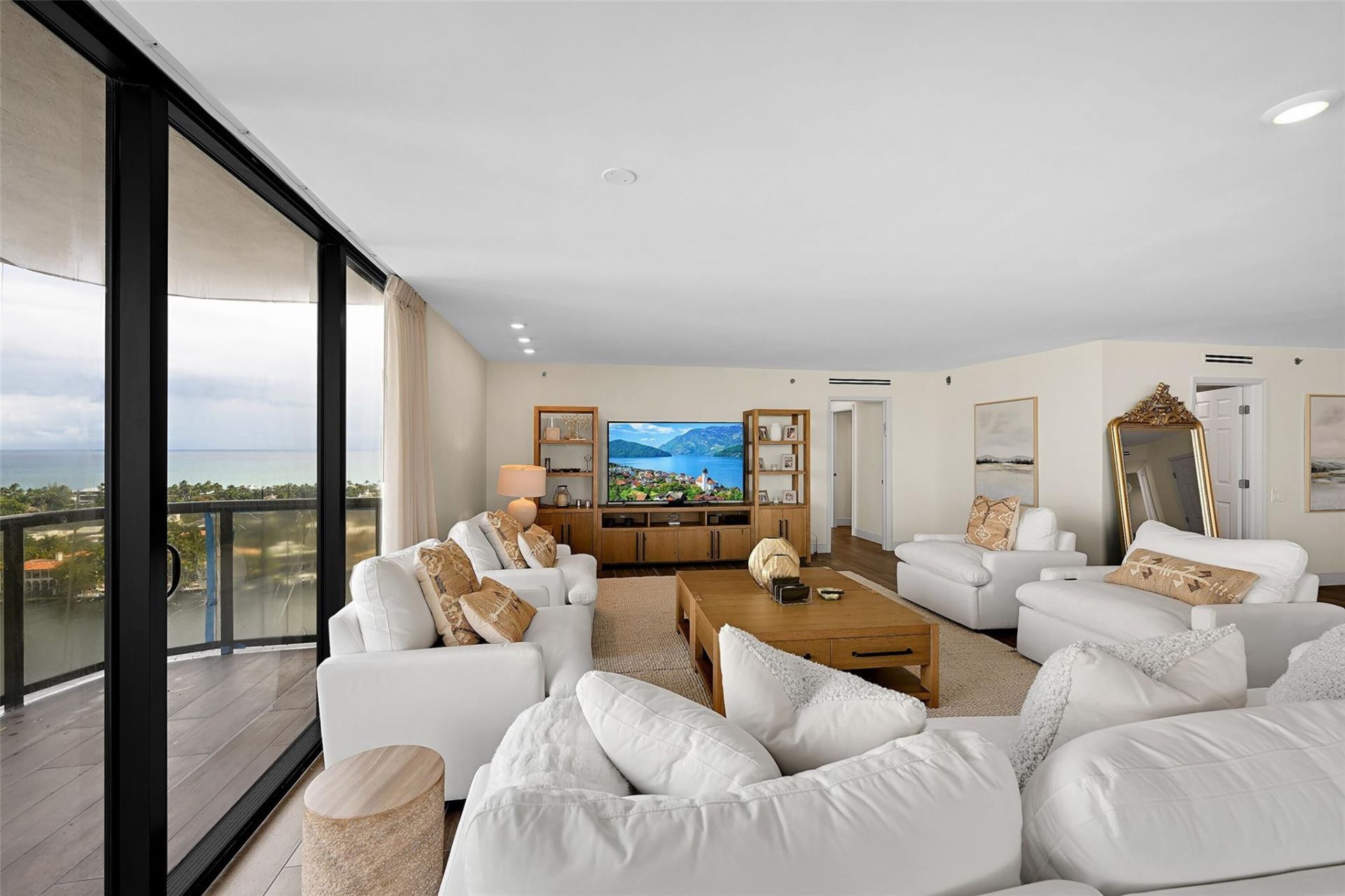 19667 Turnberry Way, Unit 20GR, Miami, FL 33180 Photo