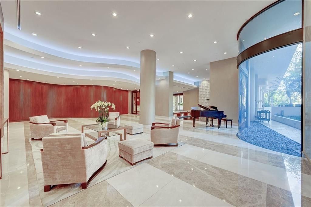 19667 Turnberry Way, Unit 20GR, Miami, FL 33180 Photo