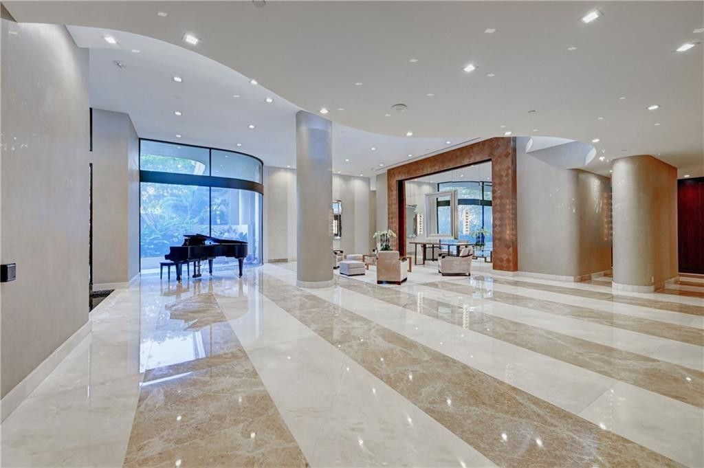 19667 Turnberry Way, Unit 20GR, Miami, FL 33180 Photo