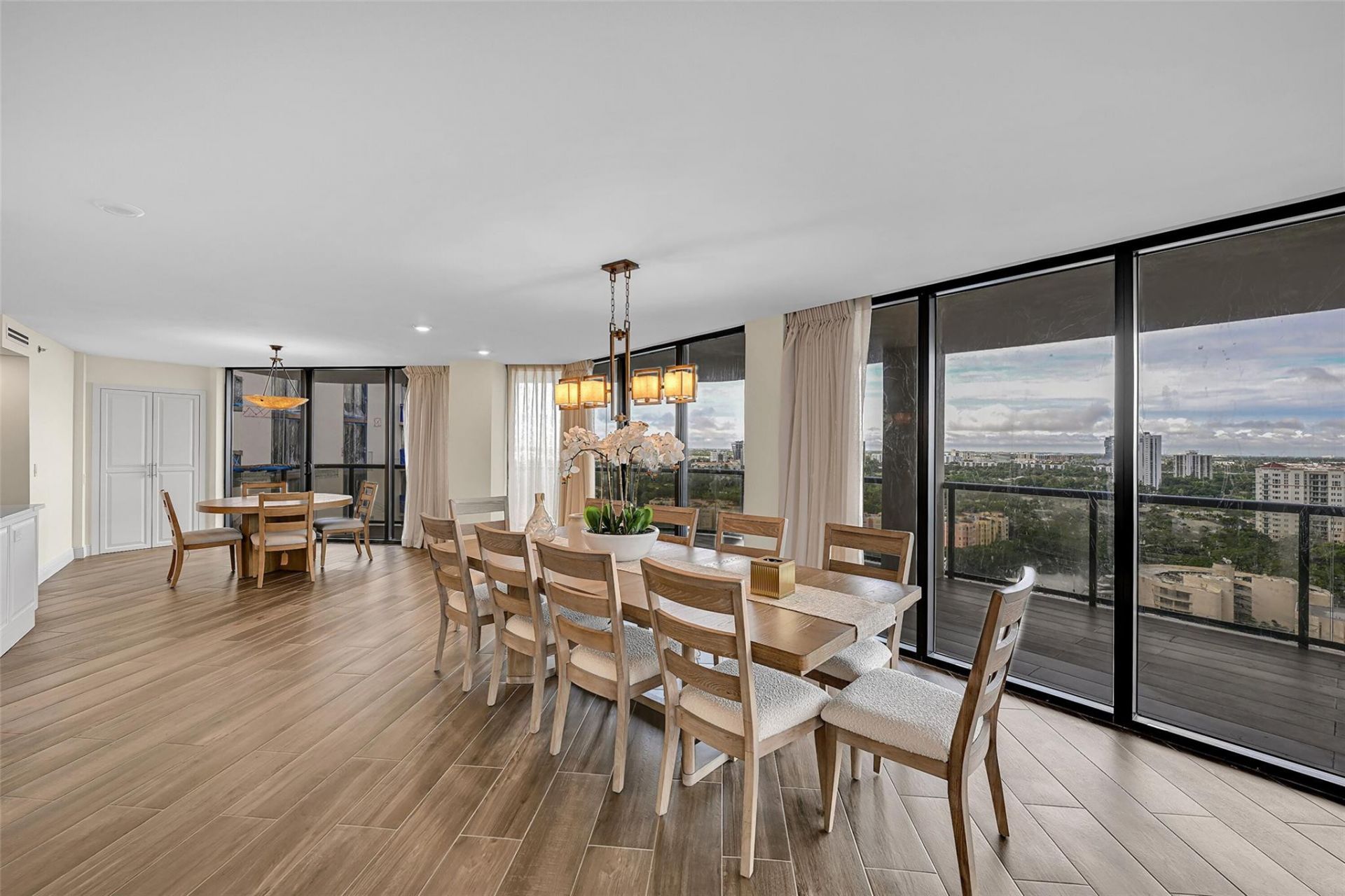 19667 Turnberry Way, Unit 20GR, Miami, FL 33180 Photo