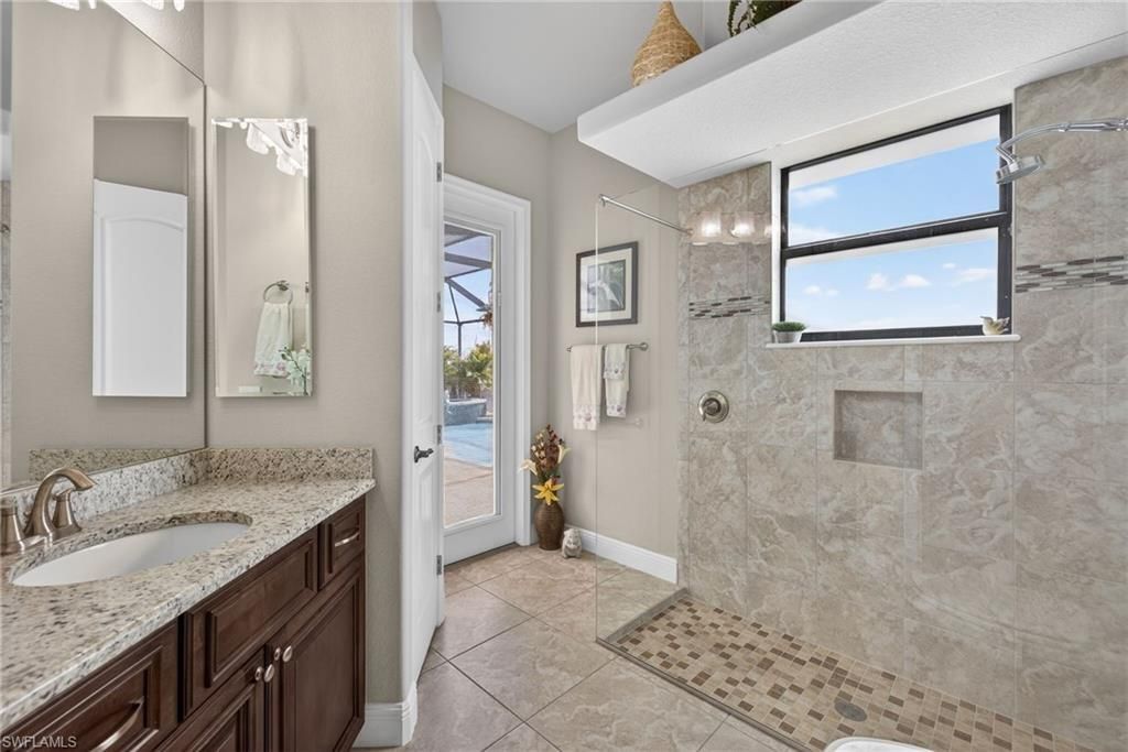 1236 NE 40th St, Cape Coral, FL 33909 Photo