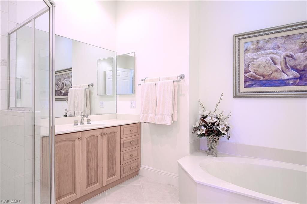 3745 Montreux Ln, Unit 3-202, Naples, FL 34114 Photo