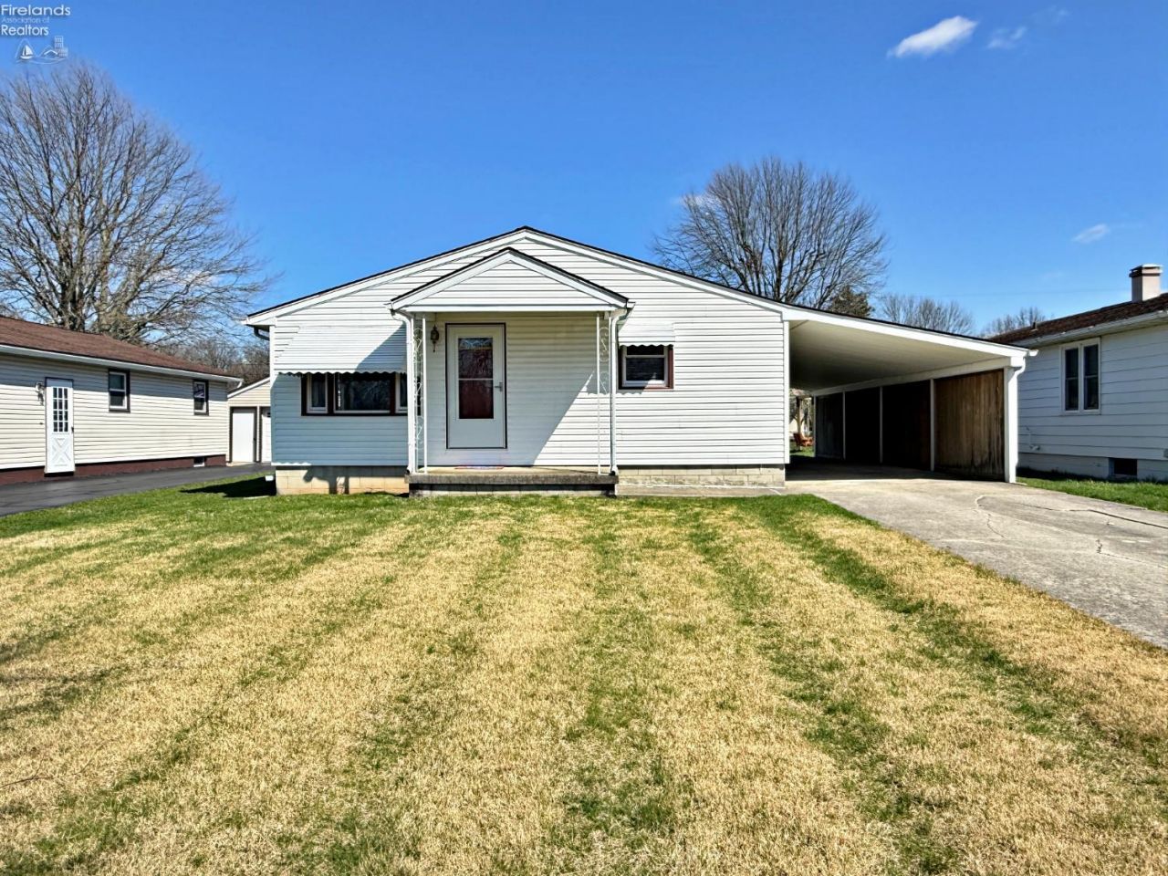 332 Elm Avenue, Tiffin, OH 44883 Main Photo
