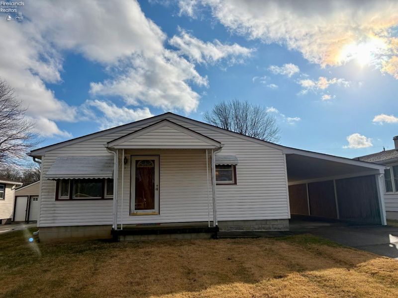 332 Elm Avenue, Tiffin, OH 44883 Photo 2