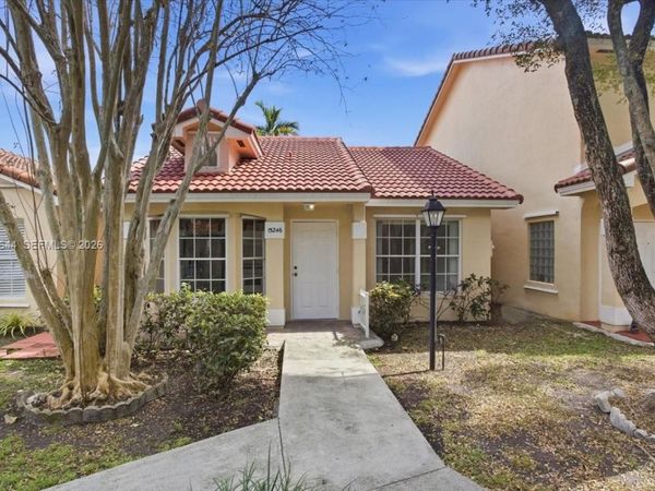 15246 SW 111th St, Miami, FL 33196