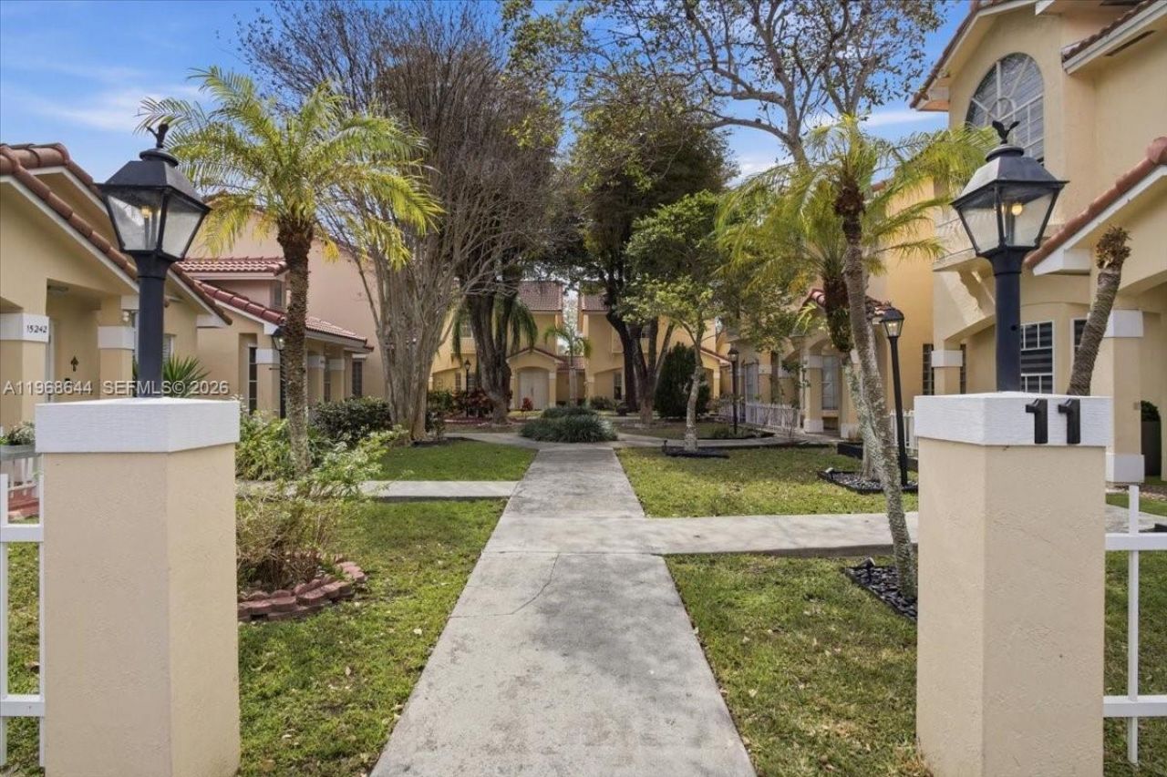 15246 SW 111th St, Miami, FL 33196 Photo