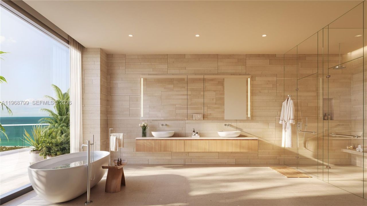 600 72nd Street, Unit 710, Miami Beach, FL 33141 Photo