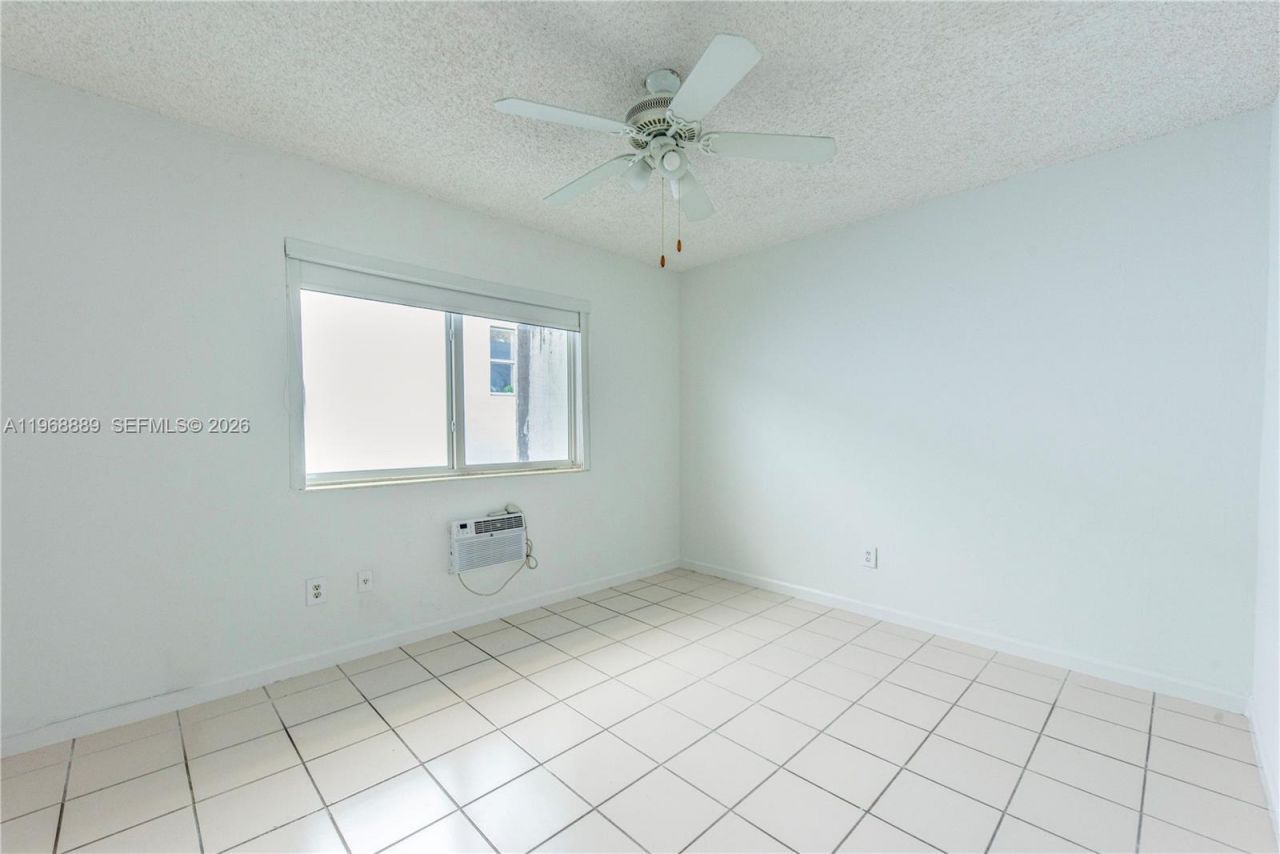 1247 Marseille Dr, Unit 113, Miami Beach, FL 33141 Photo
