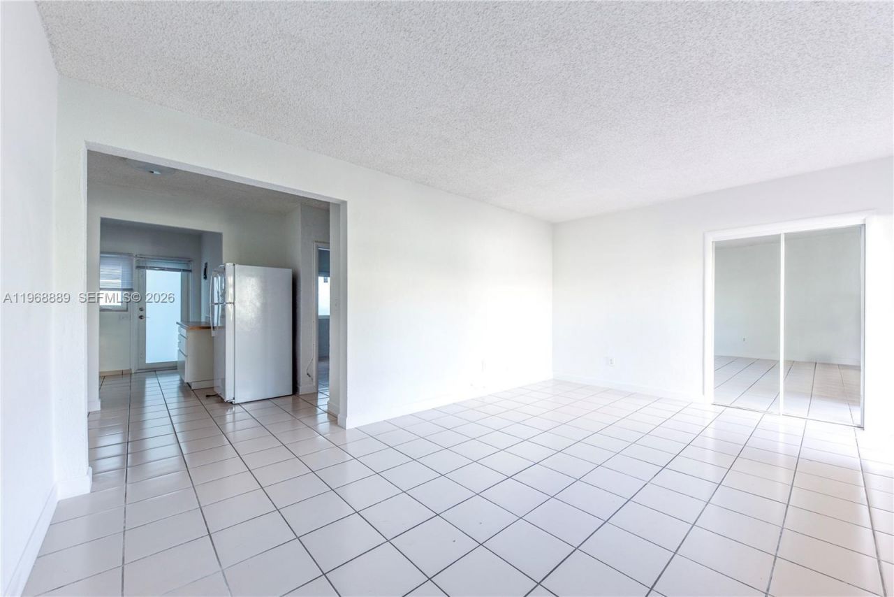1247 Marseille Dr, Unit 113, Miami Beach, FL 33141 Photo