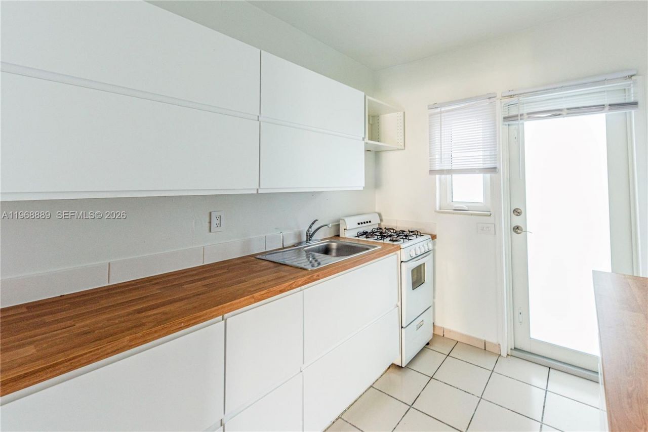 1247 Marseille Dr, Unit 113, Miami Beach, FL 33141 Photo