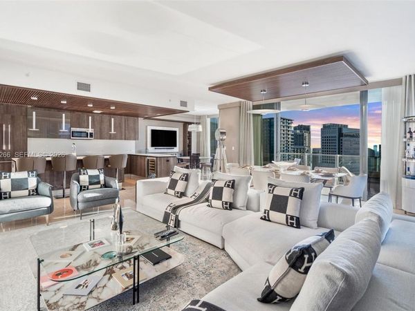 88 SW 7th St , Unit 3801, Miami, FL 33130