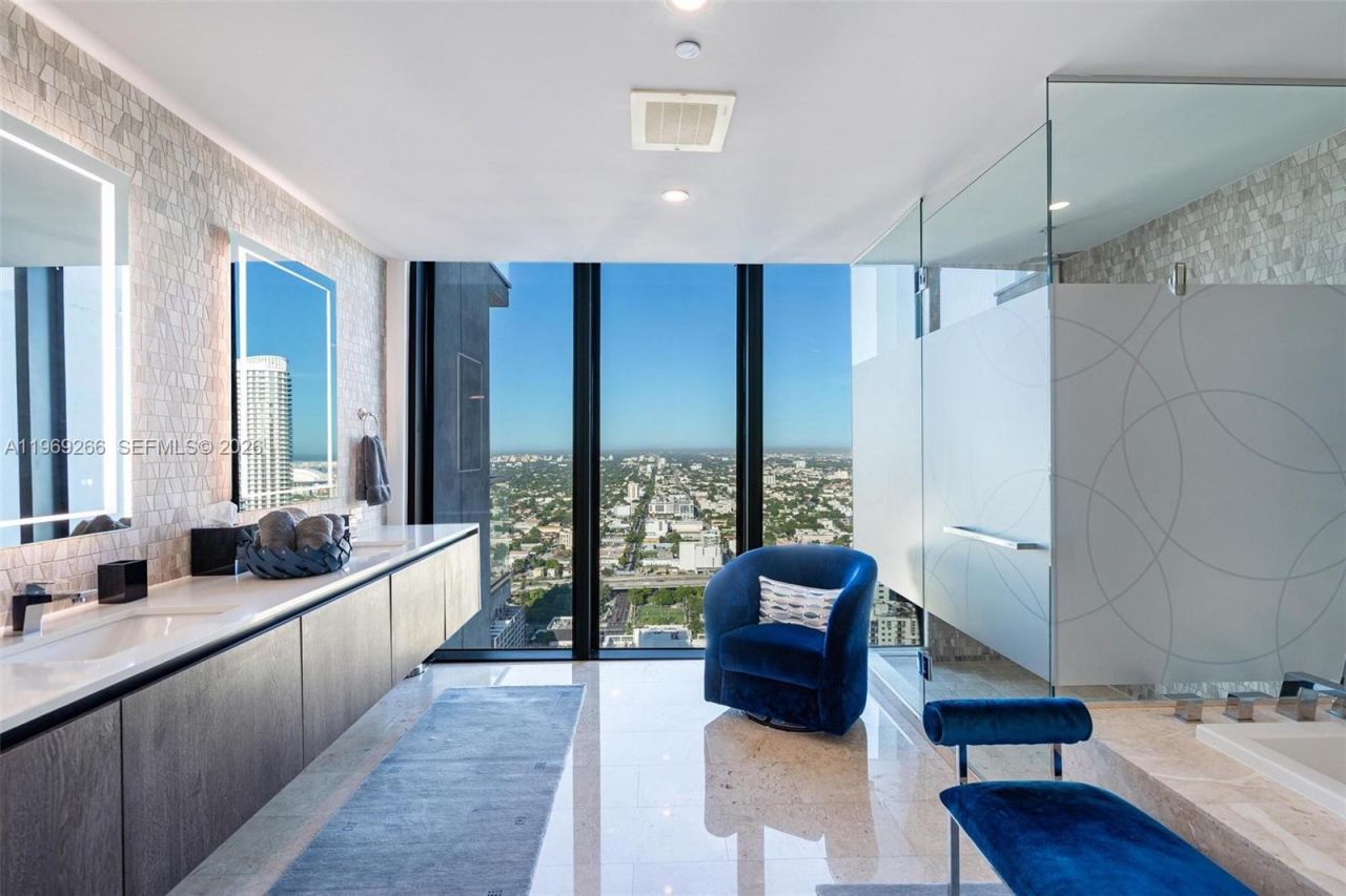 88 SW 7th St , Unit 3801, Miami, FL 33130 Photo