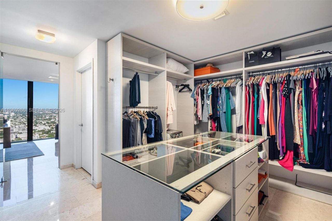 88 SW 7th St , Unit 3801, Miami, FL 33130 Photo