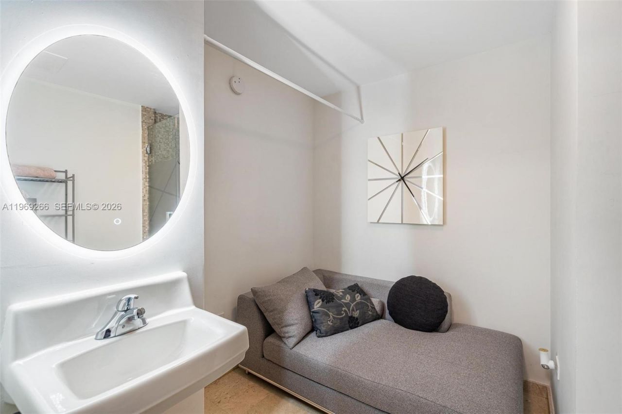 88 SW 7th St , Unit 3801, Miami, FL 33130 Photo