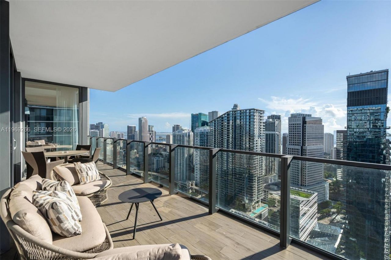 88 SW 7th St , Unit 3801, Miami, FL 33130 Photo