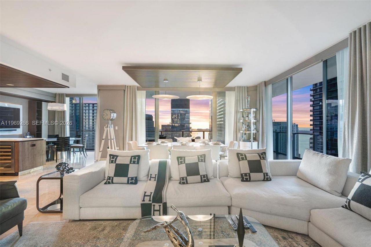 88 SW 7th St , Unit 3801, Miami, FL 33130 Photo