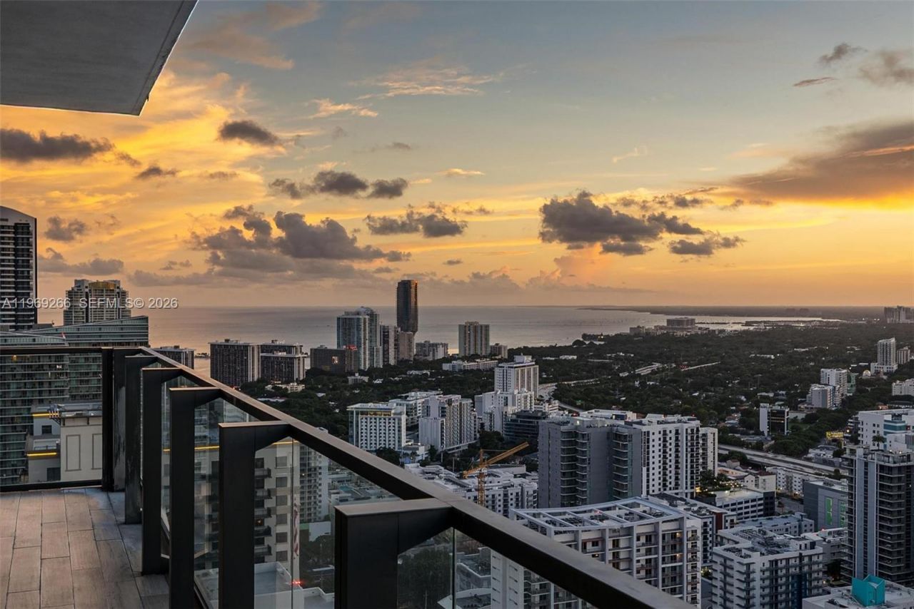 88 SW 7th St , Unit 3801, Miami, FL 33130 Photo