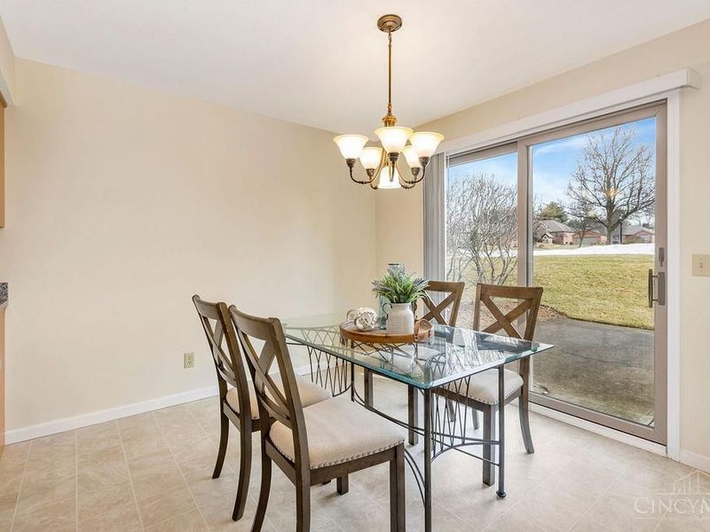 1192 Deerfield Circle, Hamilton, OH 45013 Photo 11