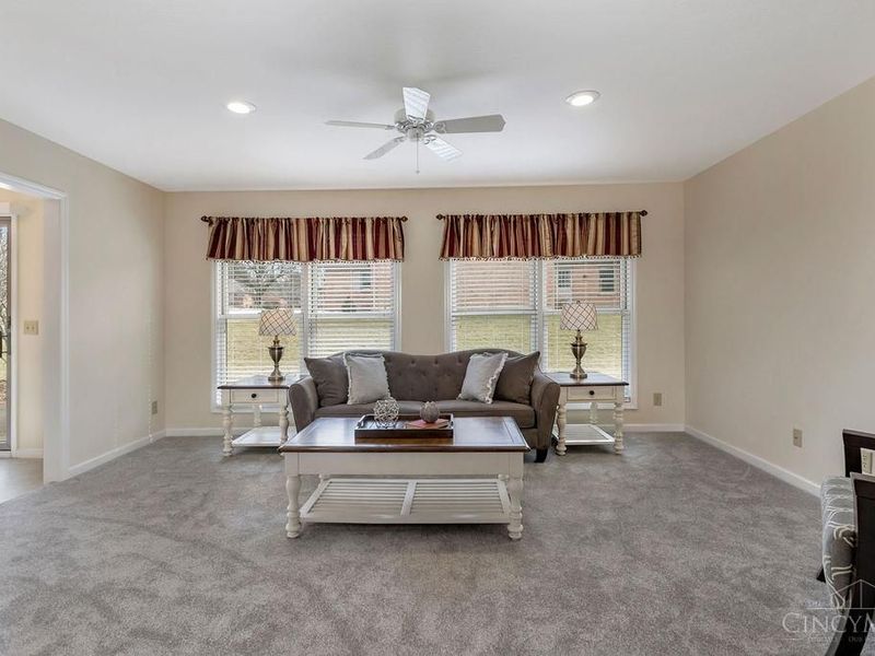 1192 Deerfield Circle, Hamilton, OH 45013 Photo 4