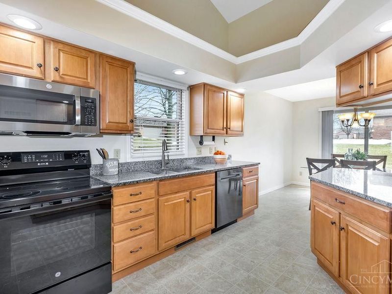 1192 Deerfield Circle, Hamilton, OH 45013 Photo 8