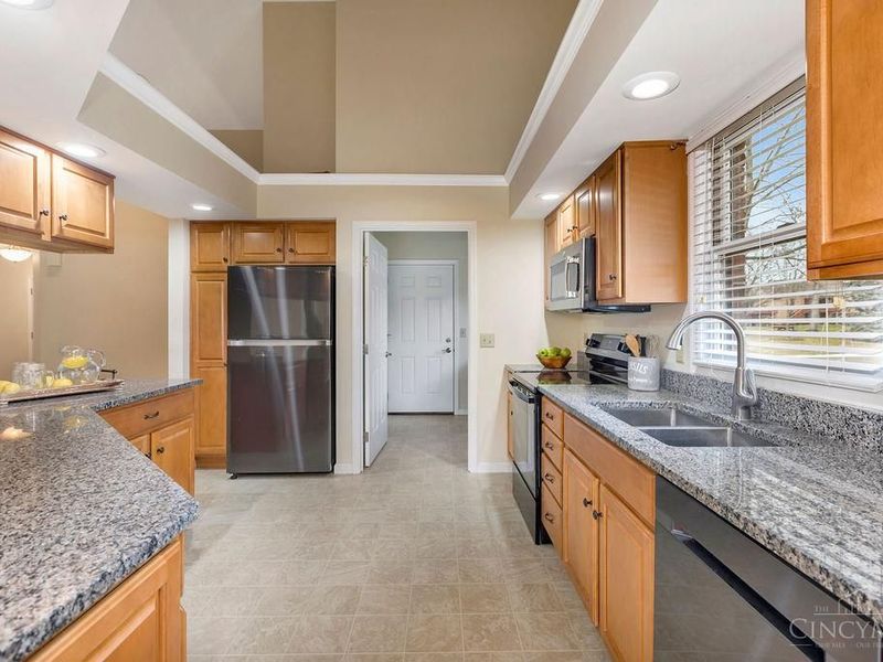 1192 Deerfield Circle, Hamilton, OH 45013 Photo 9