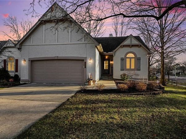 7865 W 118th Terrace, Overland Park, KS 66210