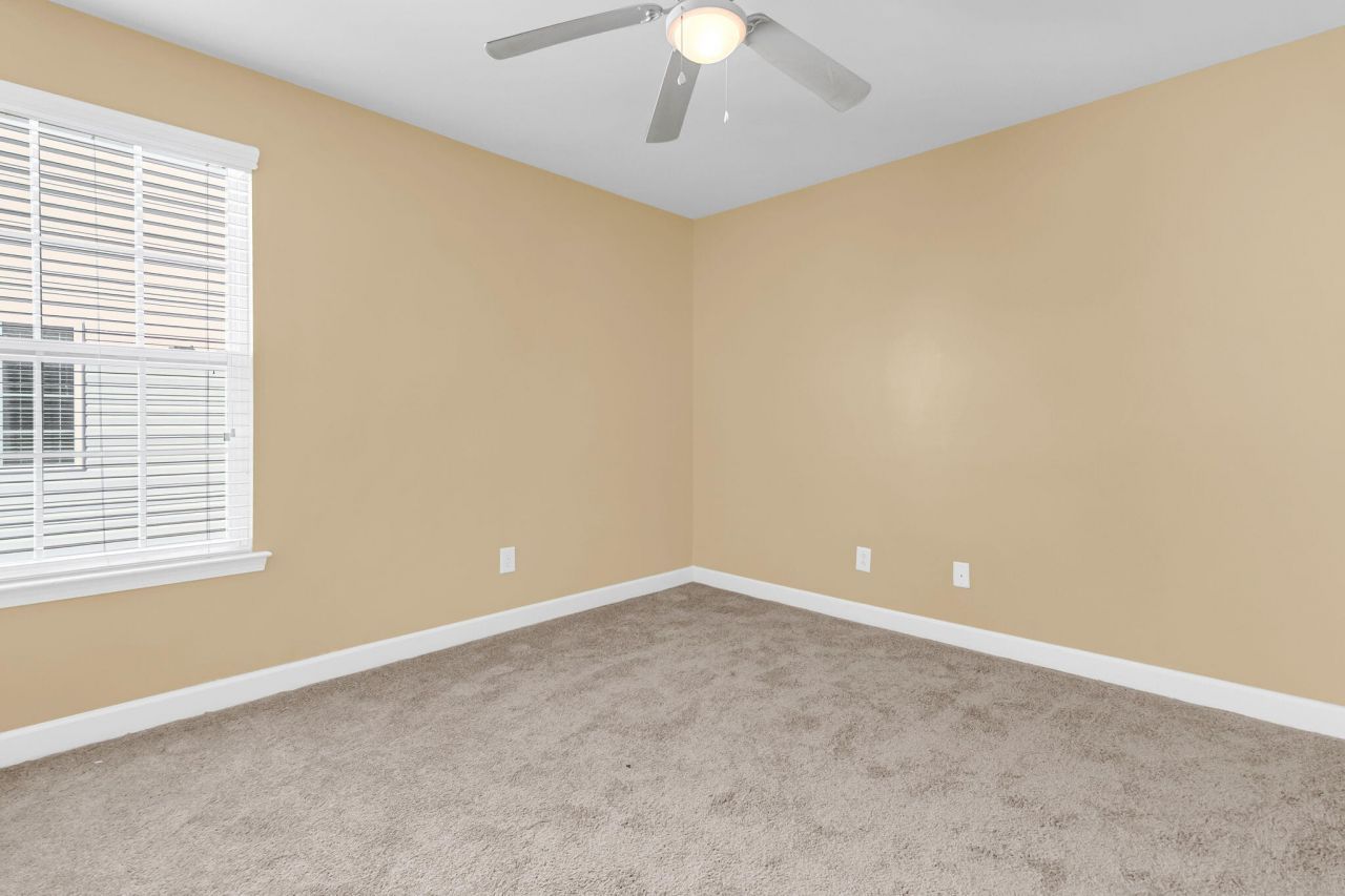 115 Longford Drive Photo 23