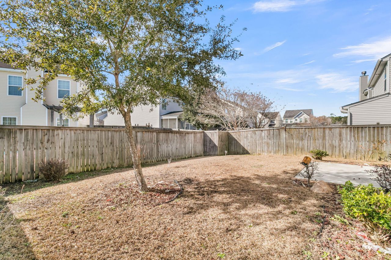 115 Longford Drive Photo 32