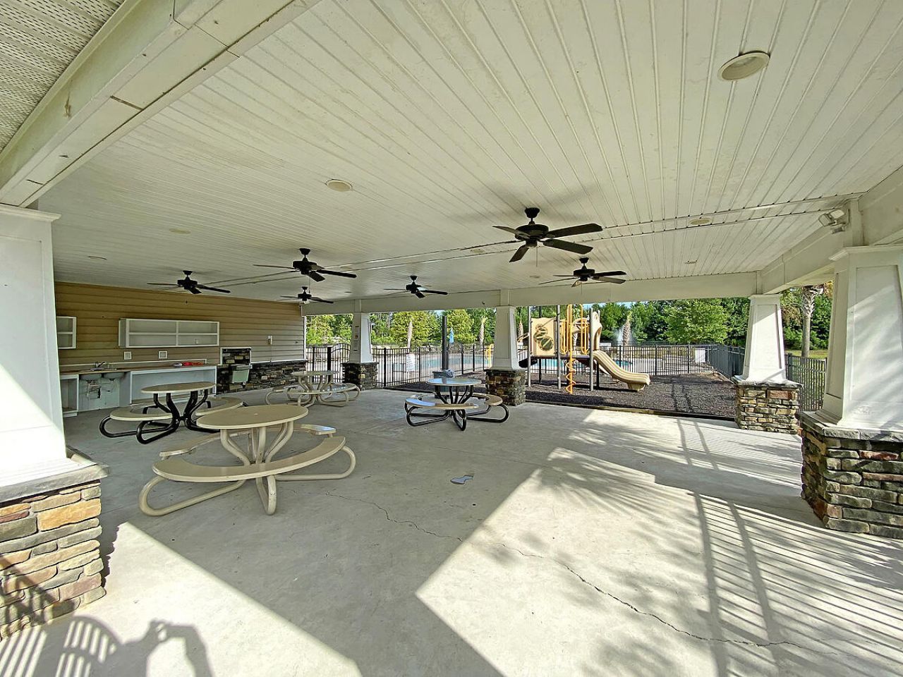 115 Longford Drive Photo 41