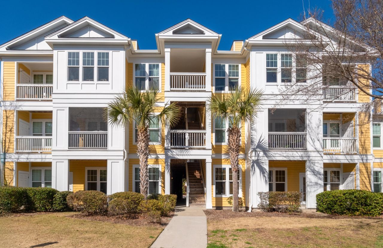 2111 Chatelain Way Mount Pleasant, SC 29464