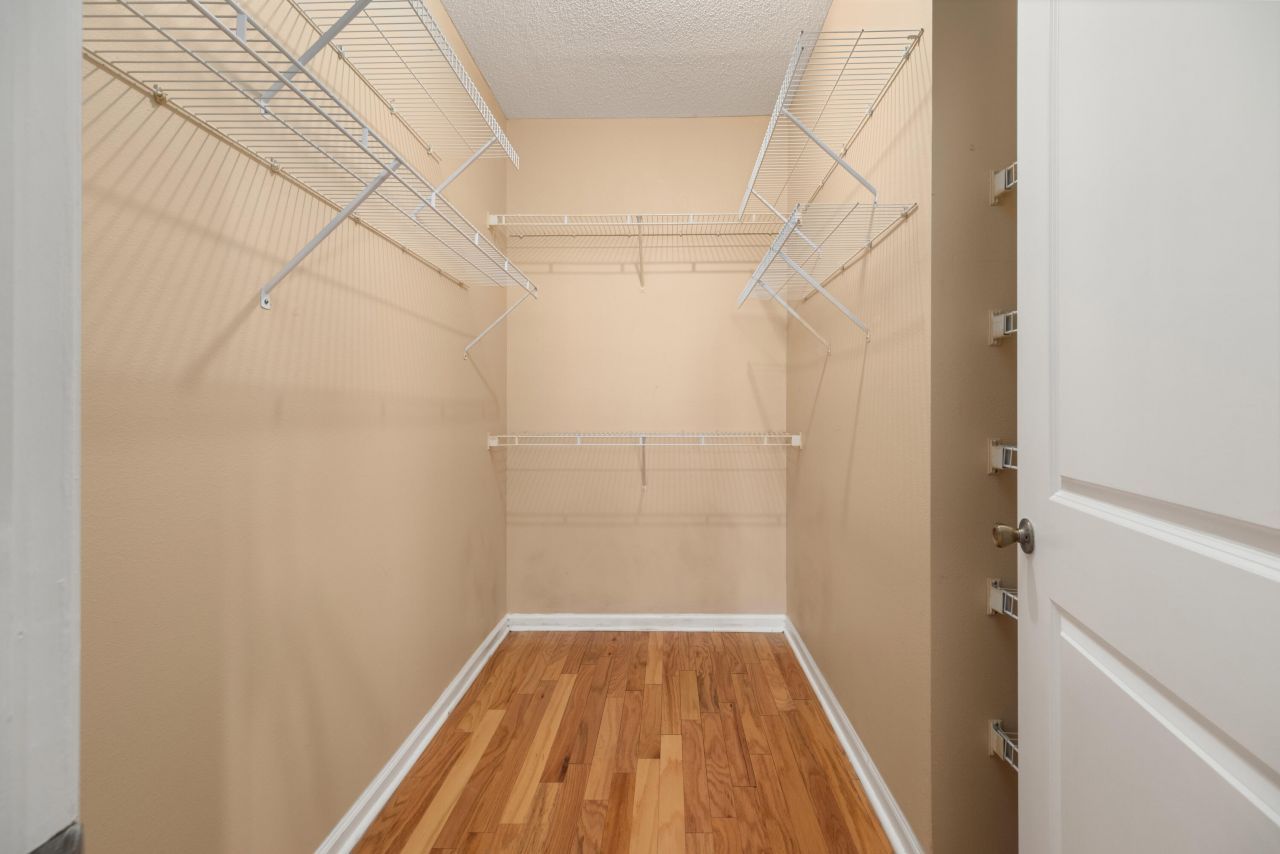 2111 Chatelain Way Photo 12