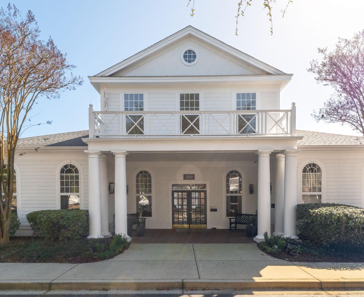 2111 Chatelain Way Photo 4