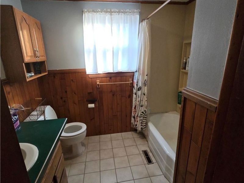 71421 Center Street, Saint Clairsville, OH 43950 Photo 7