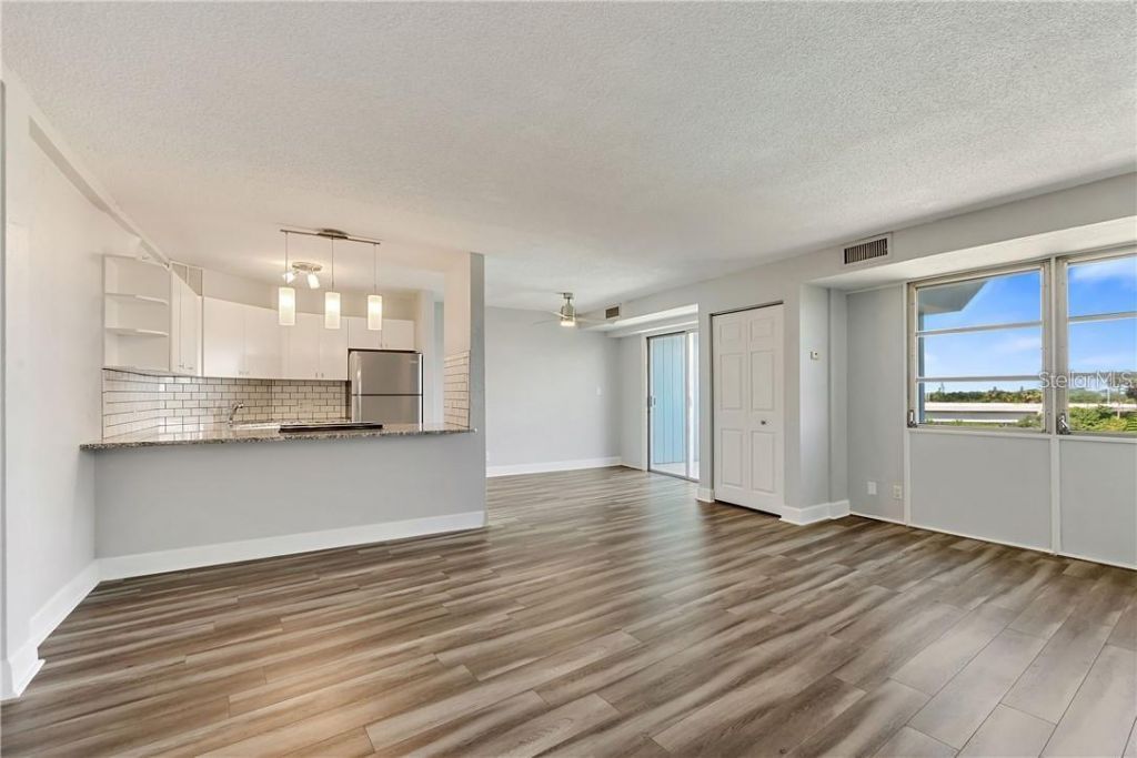 3315 58th Avenue S, Unit 615, Saint Petersburg, FL 33712 Photo