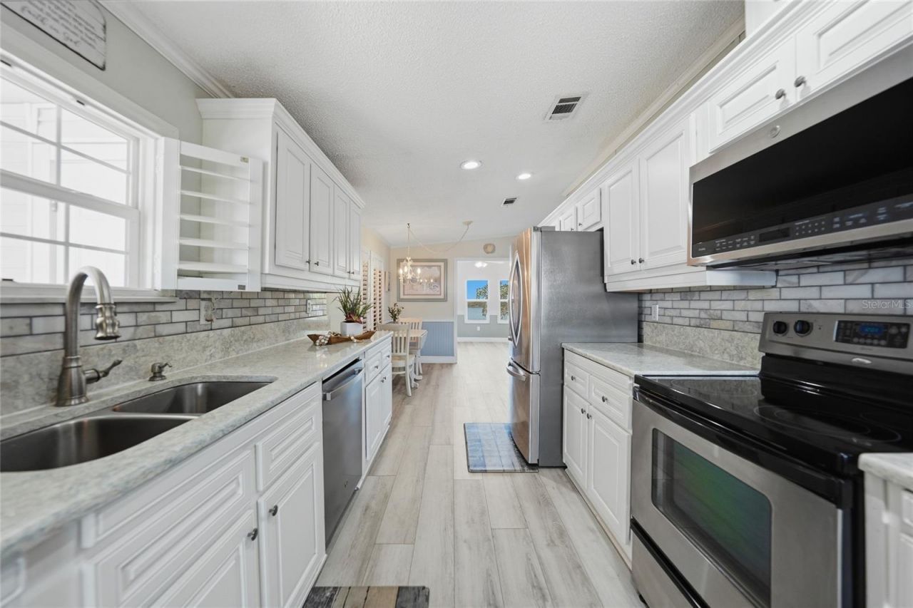 4300 Riverside Drive, Unit 112, Punta Gorda, FL 33982 Photo