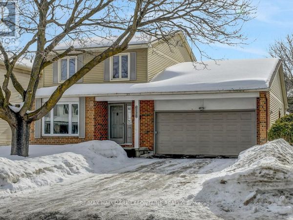 6128 Vineyard Drive, Ottawa, ON K1C2N6